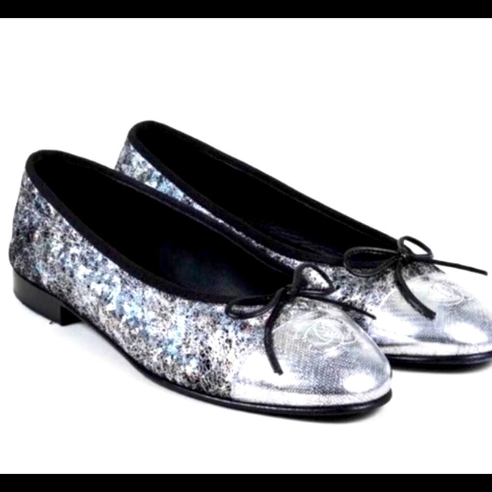 LIKE NEW Chanel Ballerina metallic 37 firm